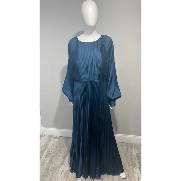 Women's Mac Duggal Teal Pleated Long Sleeve Gown Size 14
